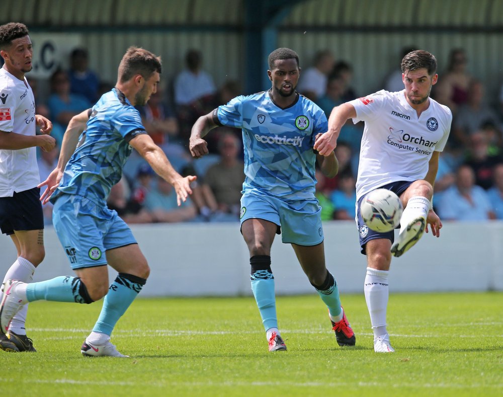 (Yate action - Photo: Gary Lea)
