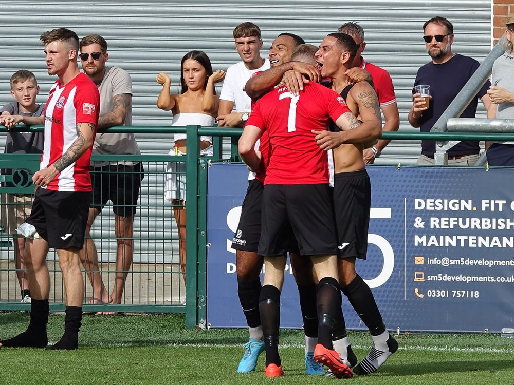 Boatmen celebrate derby win