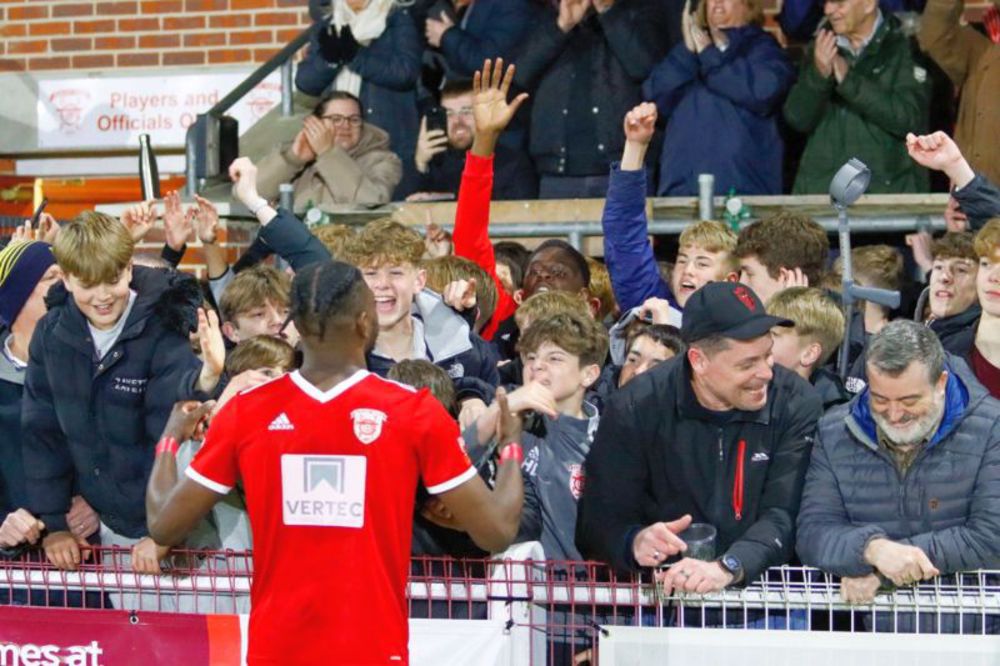 Didcot fans celebrate (Anthony Hancock)