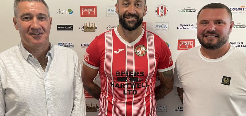 Jordan Stoddart signs