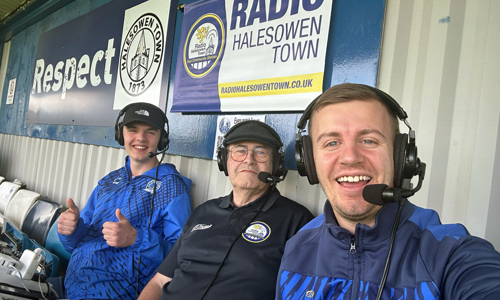 HALESOWEN TOWN | MAKING WAVES